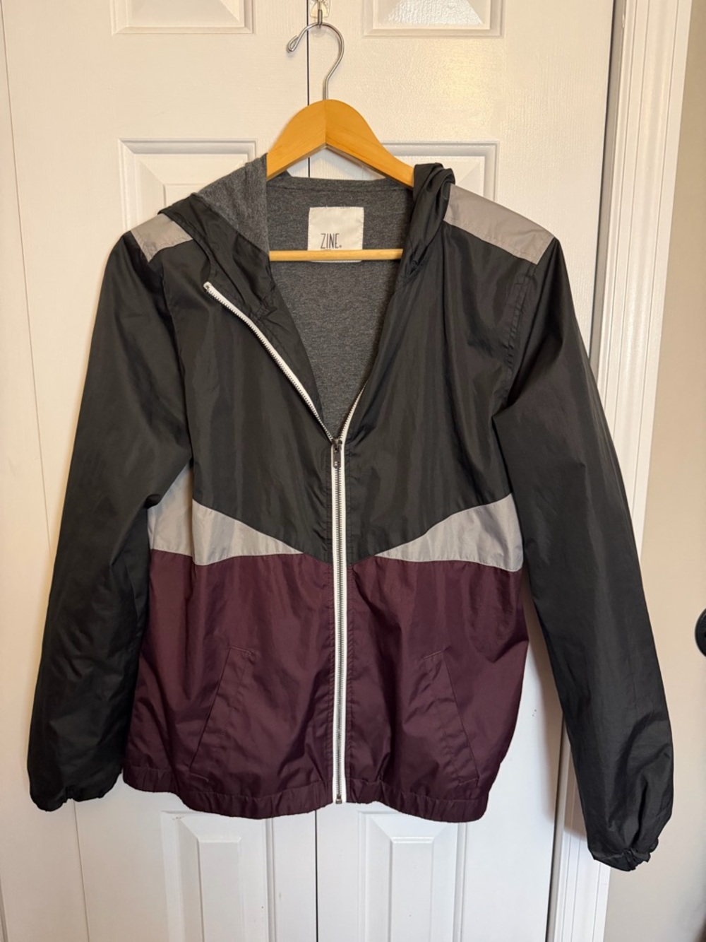 Zine Colorblock Windbreaker Jacket | Size L (Fits Snug) | Black/Gray/Burgundy